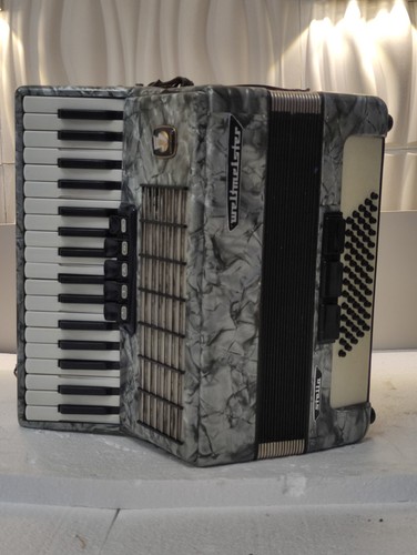 Piano accordions used - ++, music