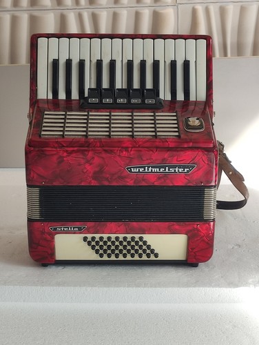 Piano accordions used music