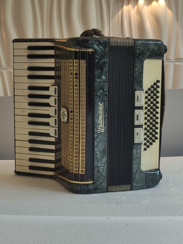 Piano accordion weltmeister - +piano,